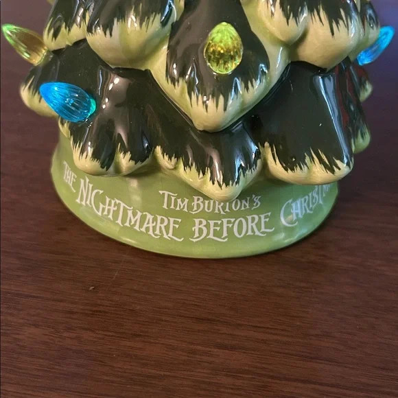 Nightmare Before Christmas LED light up ceramic Christmas tree - Picture 4 of 8